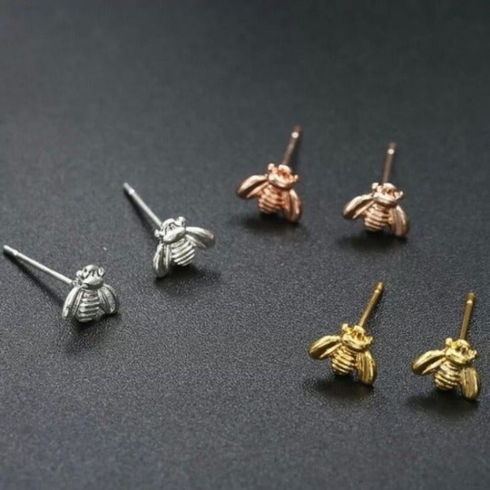 New 18K Gold Plated  Bee Stud Earrings - Picture 4 of 5
